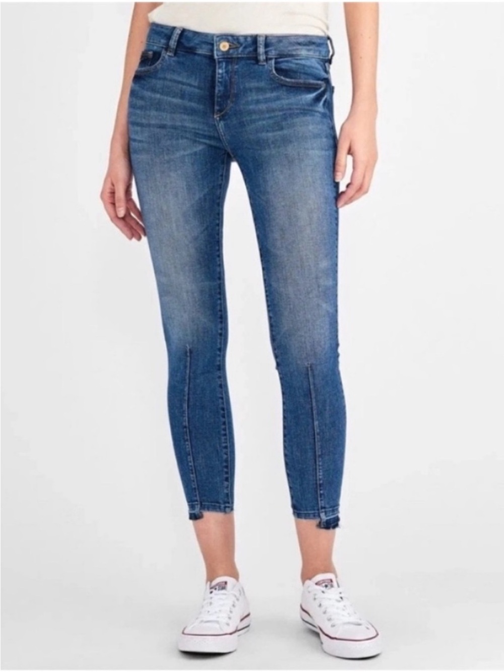 DL1961 Florence Cropped Mid Rise Instasculpt Skinny Jeans in Blue Kody
SZ 27